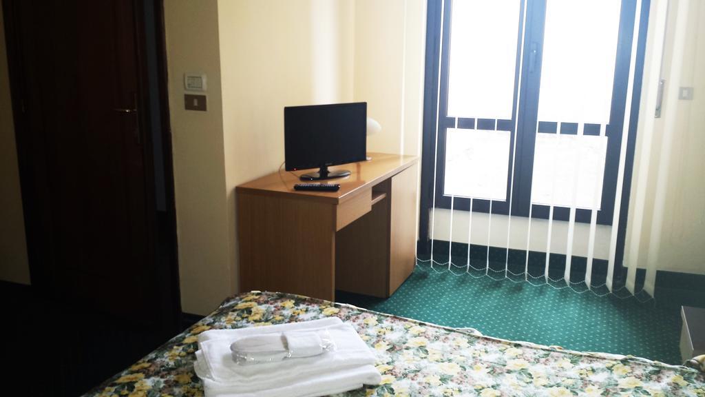 Hotel Cascata Pozzolo Formigaro 외부 사진